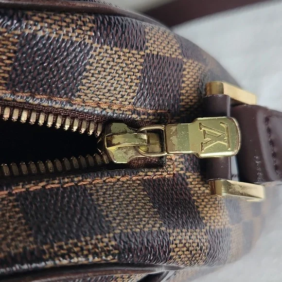 Louis Vuttion Damier Ebene Ipanima Bag - Picture 5 of 10
